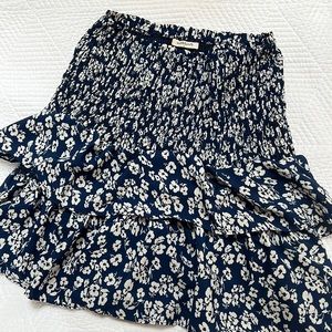 Social Threads size  S skirt